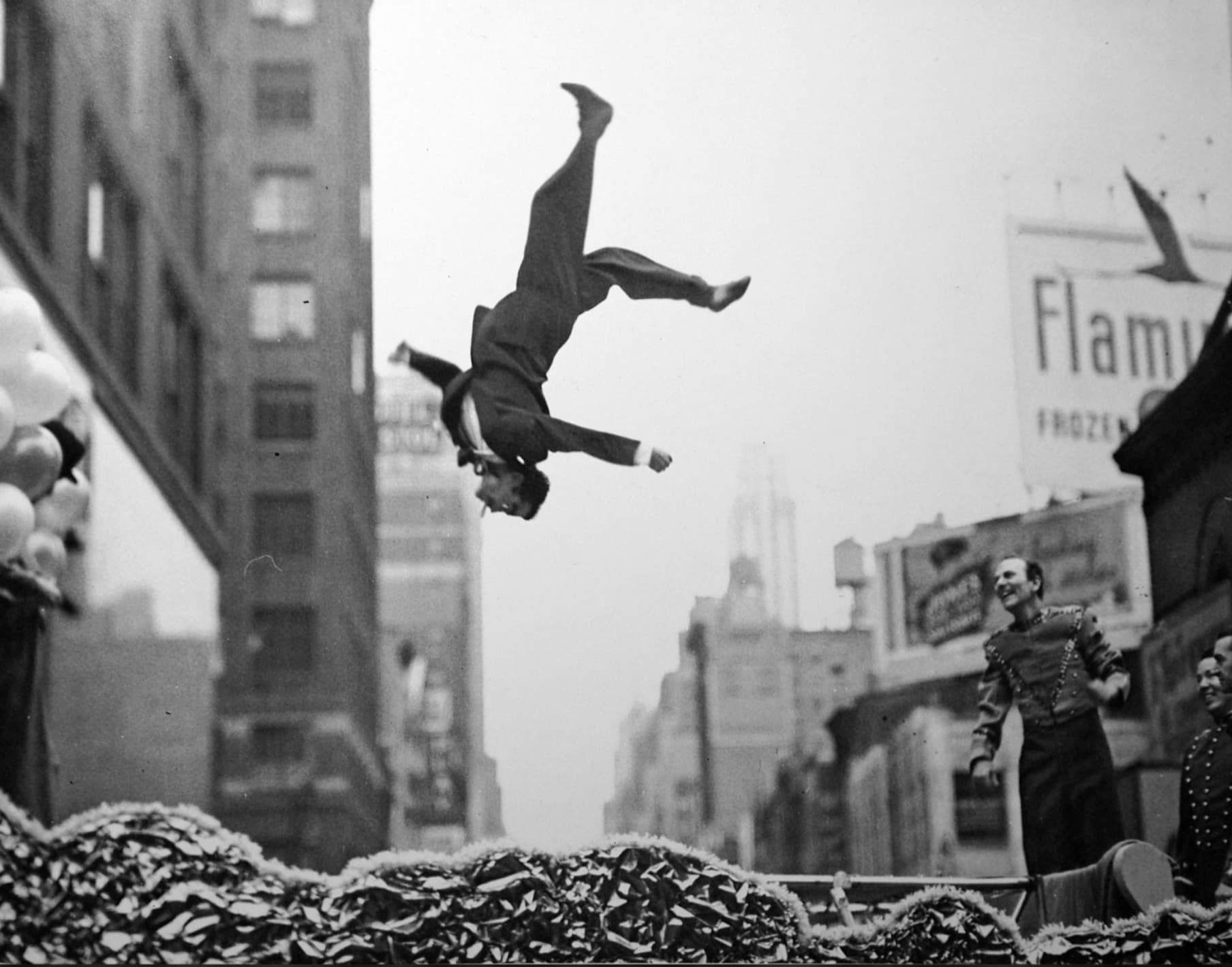 garry winogrand flip - Flam Frozen